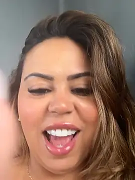 Snapshot of lariic chatting on April 8, 2026, 6:08 pm lariic online show from April 8, 2026, 6:08 pm