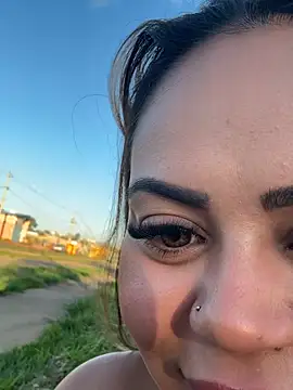 Snapshot of lariic chatting on April 14, 2026, 8:26 pm lariic online show from April 14, 2026, 8:26 pm