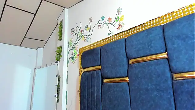 skaysanchez1 online show from November 17, 2025, 8:03 pm