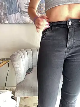 im lorein online show from January 13, 2025, 3:26 pm