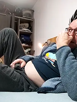 bogland33 online show from March 16, 2026, 8:13 pm