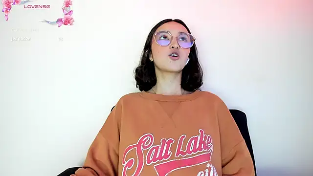 its  angelica  online show from January 9, 2025, 9:47 pm