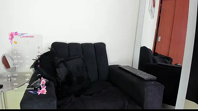 Snapshot of its__angelica_ chatting on October 8, 2025, 6:05 pm its angelica online show from October 8, 2025, 6:05 pm