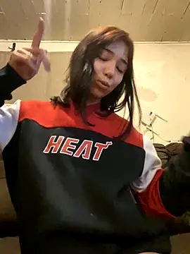 kittyprettybby online show from October 4, 2025, 11:25 pm