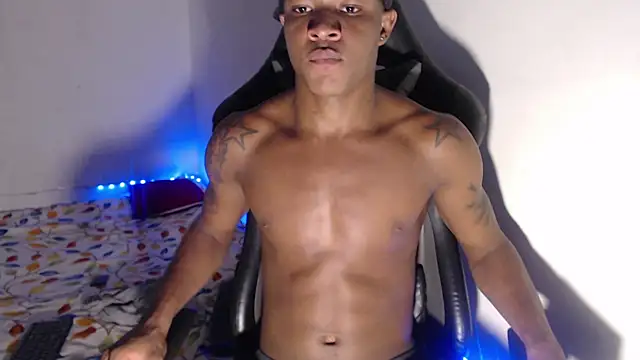 Snapshot of Alid_17 chatting on December 10, 2024, 9:43 pm Alid 17 online show from December 10, 2024, 9:43 pm