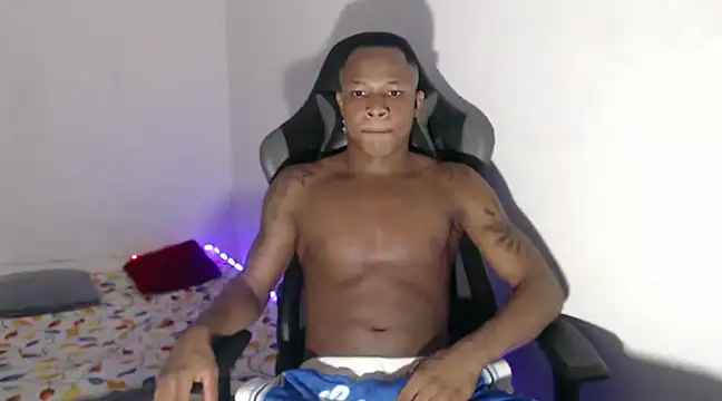 Snapshot of Alid_17 chatting on December 12, 2024, 10:02 am Alid 17 online show from December 12, 2024, 10:02 am