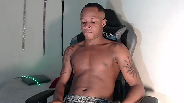 Snapshot of Alid_17 chatting on December 14, 2024, 10:13 am Alid 17 online show from December 14, 2024, 10:13 am