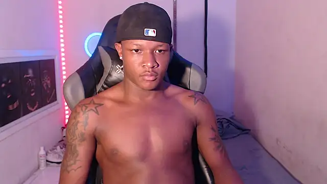 Snapshot of Alid_17 chatting on January 2, 2025, 9:39 pm Alid 17 online show from January 2, 2025, 9:39 pm