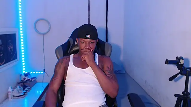 Snapshot of Alid_17 chatting on January 4, 2025, 5:16 am Alid 17 online show from January 4, 2025, 5:16 am