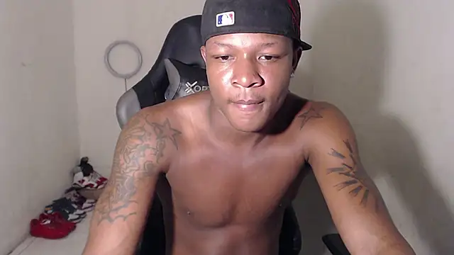 Snapshot of Alid_17 chatting on January 7, 2025, 9:25 pm Alid 17 online show from January 7, 2025, 9:25 pm