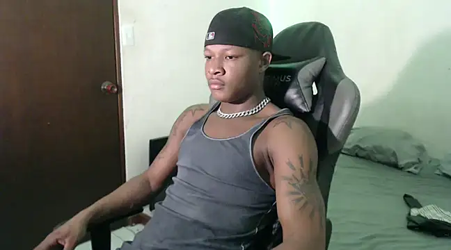 Snapshot of Alid_17 chatting on January 19, 2025, 7:47 pm Alid 17 online show from January 19, 2025, 7:47 pm