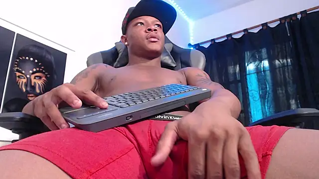 Snapshot of Alid_17 chatting on January 23, 2025, 6:35 pm Alid 17 online show from January 23, 2025, 6:35 pm