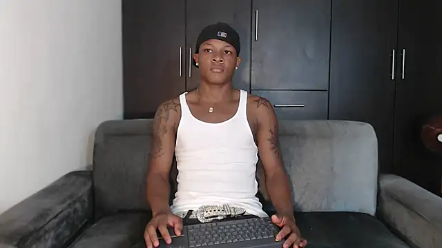 Snapshot of Alid_17 chatting on February 28, 2025, 9:01 pm Alid 17 online show from February 28, 2025, 9:01 pm