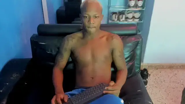 Snapshot of Alid_17 chatting on November 4, 2025, 3:11 pm Alid 17 online show from November 4, 2025, 3:11 pm