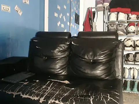 Snapshot of Alid_17 chatting on November 8, 2025, 5:07 am Alid 17 online show from November 8, 2025, 5:07 am