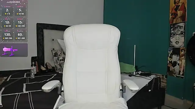 Snapshot of kinky_polar chatting on February 18, 2026, 3:46 am kinky polar online show from February 18, 2026, 3:46 am