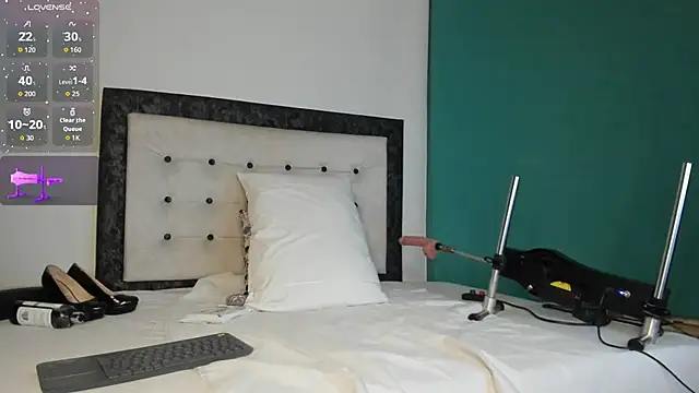 Snapshot of kinky_polar chatting on February 25, 2026, 4:00 am kinky polar online show from February 25, 2026, 4:00 am