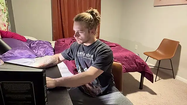 Snapshot of DaddydayDrinkzz chatting on February 26, 2025, 6:47 am DaddydayDrinkzz online show from February 26, 2025, 6:47 am