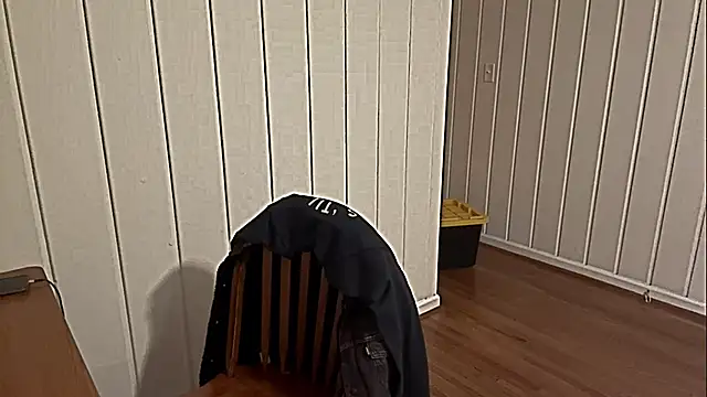 Snapshot of DaddydayDrinkzz chatting on December 1, 2025, 5:23 am DaddydayDrinkzz online show from December 1, 2025, 5:23 am