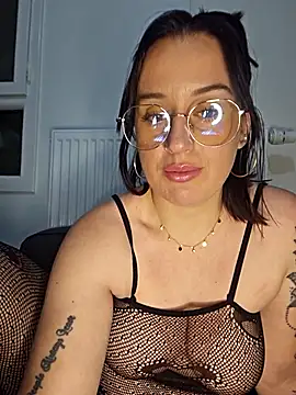 Snapshot of lindsay_33off chatting on February 17, 2026, 9:21 pm lindsay 33off online show from February 17, 2026, 9:21 pm