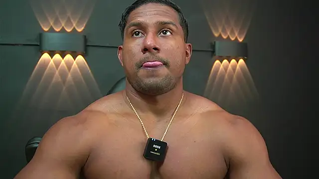 Snapshot of CallumMuscle chatting on December 25, 2024, 6:19 pm CallumMuscle online show from December 25, 2024, 6:19 pm