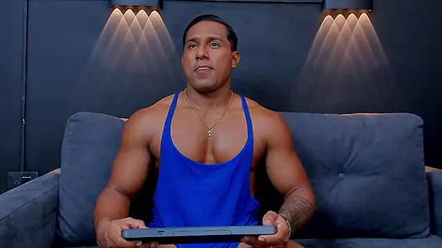 Snapshot of CallumMuscle chatting on January 20, 2025, 10:15 pm CallumMuscle online show from January 20, 2025, 10:15 pm