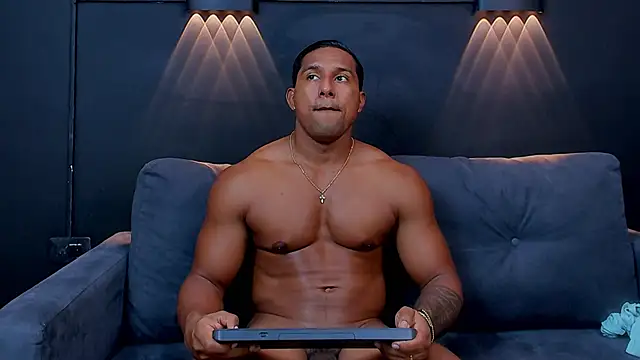 Snapshot of CallumMuscle chatting on January 24, 2025, 1:56 am CallumMuscle online show from January 24, 2025, 1:56 am