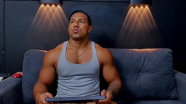 Snapshot of CallumMuscle chatting on February 1, 2025, 1:44 am CallumMuscle online show from February 1, 2025, 1:44 am