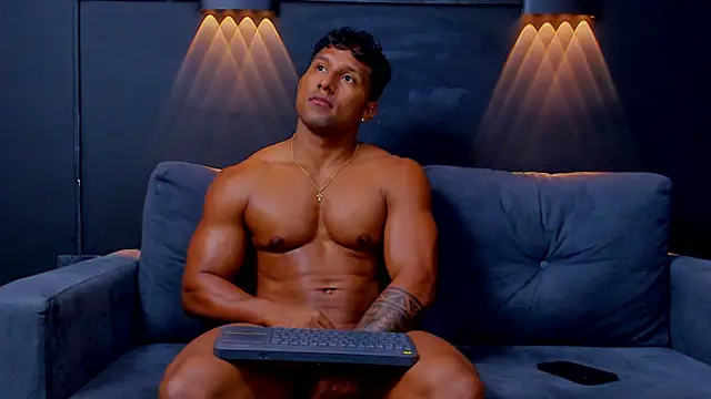 Snapshot of CallumMuscle chatting on March 5, 2025, 9:38 am CallumMuscle online show from March 5, 2025, 9:38 am