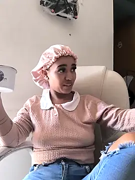 evafoxs online show from October 17, 2025, 8:11 pm