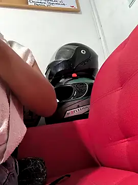 evafoxs online show from October 26, 2025, 12:38 am