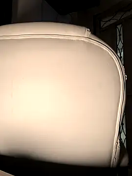 evafoxs online show from October 27, 2025, 4:16 am