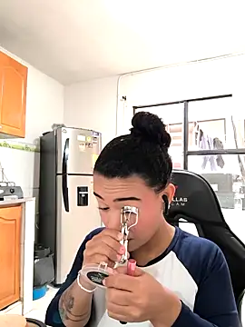 evafoxs online show from October 27, 2025, 4:22 pm