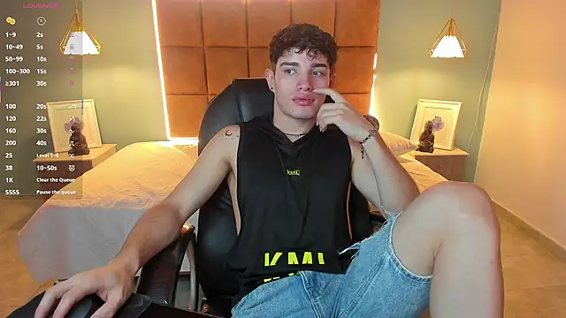 AlejooTwink online show from October 25, 2025, 1:46 am