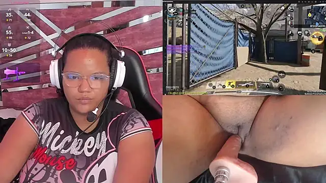 Snapshot of MhiaRey chatting on October 31, 2025, 1:23 pm MhiaRey online show from October 31, 2025, 1:23 pm