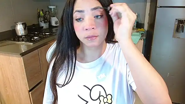 Snapshot of Kylie_martinez chatting on January 31, 2025, 6:13 am Kylie martinez online show from January 31, 2025, 6:13 am