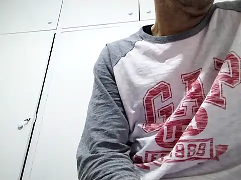 Snapshot of kopgelhadi chatting on January 1, 2025, 7:32 pm kopgelhadi online show from January 1, 2025, 7:32 pm