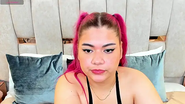 Snapshot of fabi_cortes chatting on December 3, 2024, 4:03 am fabi cortes online show from December 3, 2024, 4:03 am