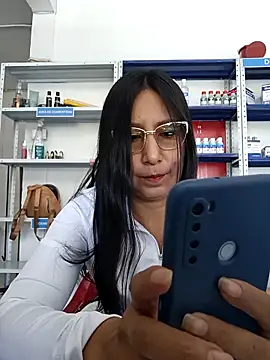 Snapshot of Megan_jennerr chatting on February 28, 2025, 2:20 pm Megan jennerr online show from February 28, 2025, 2:20 pm