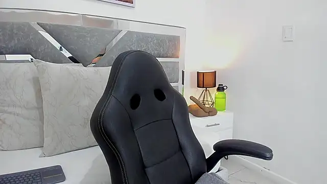 Slut Milf  online show from March 13, 2026, 8:59 pm