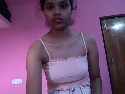 Cool  girl online show from November 12, 2025, 8:37 am