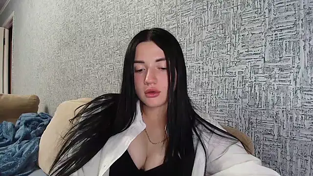 Snapshot of Liana_diva chatting on June 3, 2026, 5:40 pm Liana diva online show from June 3, 2026, 5:40 pm