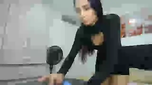 conni f00x online show from December 16, 2024, 12:27 pm