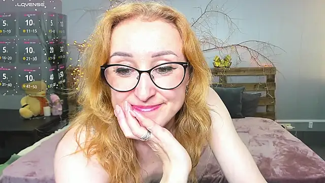 Snapshot of MadissonKiss chatting on March 19, 2025, 12:01 pm MadissonKiss online show from March 19, 2025, 12:01 pm