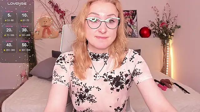 Snapshot of MadissonKiss chatting on November 5, 2025, 2:44 am MadissonKiss online show from November 5, 2025, 2:44 am