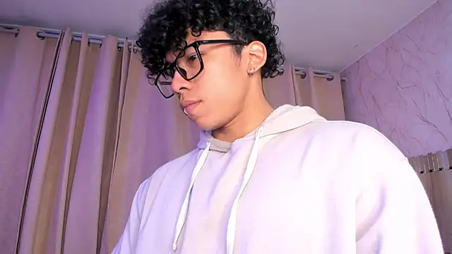 AkazaBoy  online show from January 9, 2026, 4:48 am