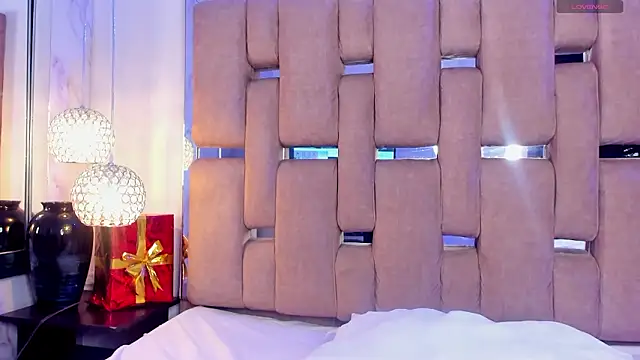 AkazaBoy  online show from February 25, 2026, 4:55 am