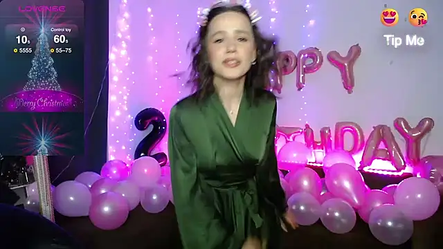 Emillias online show from December 10, 2024, 3:12 pm