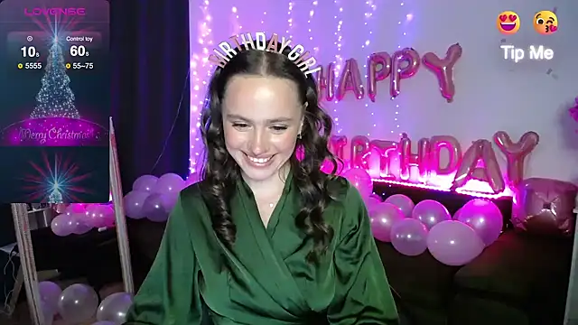 Emillias online show from December 10, 2024, 9:22 pm