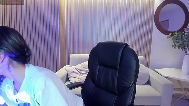 TaraLawrence online show from February 28, 2025, 3:37 am